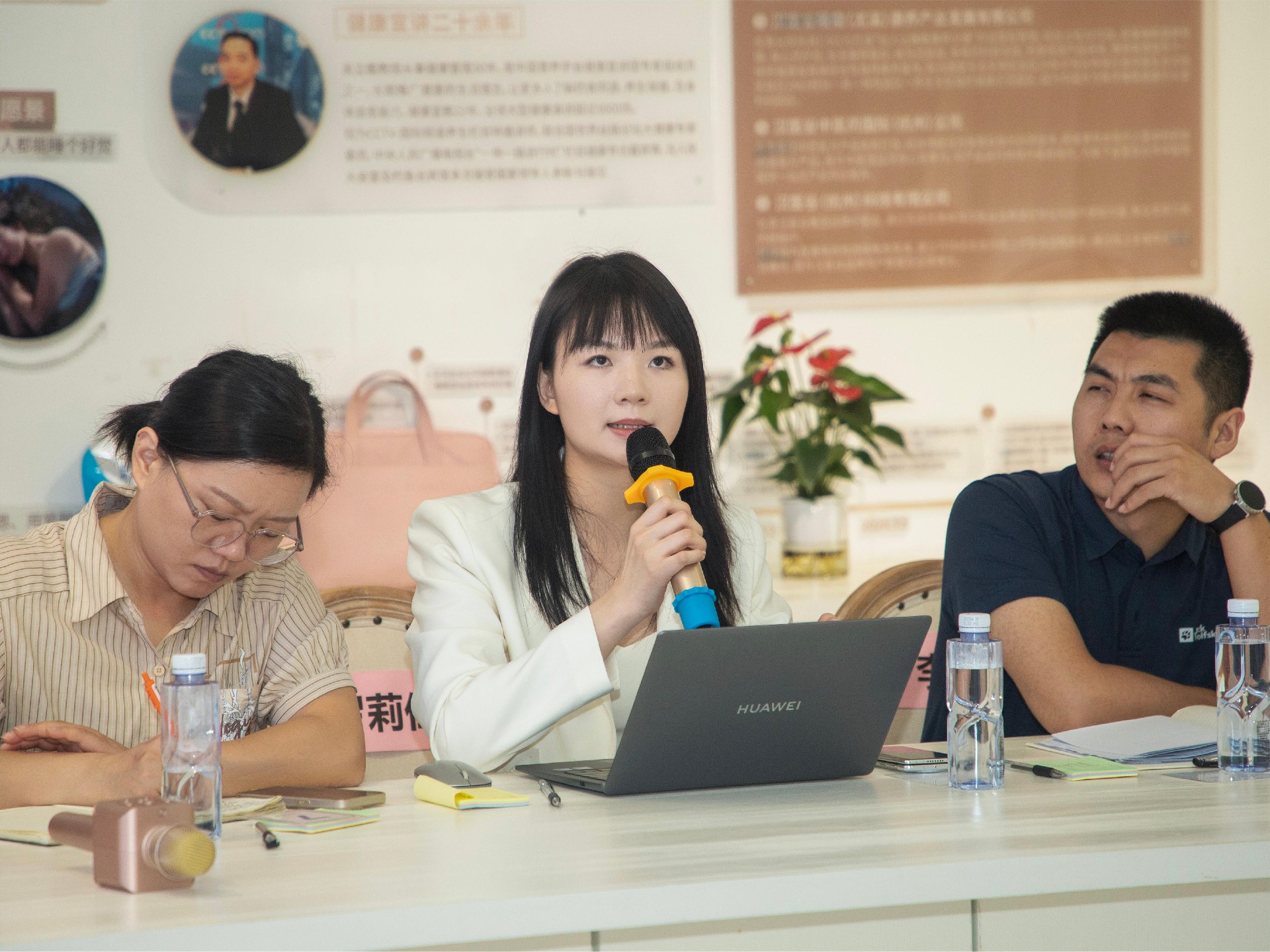 汉谷集团发展标题去掉.jpg